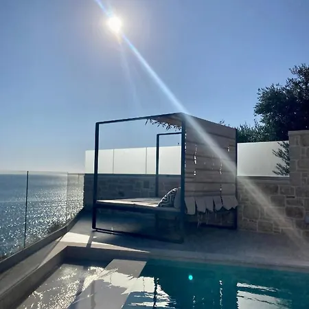 Luxury Dioskouroi Eco Pool & Jacuzzi